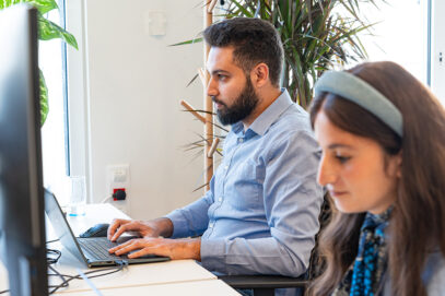 Collaborateurs de Beyond Plans qui travaillent.